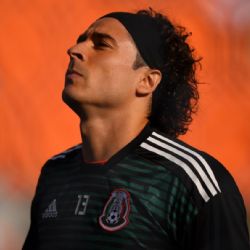 ¿No que no pesa? Guillermo Ochoa y sus increíbles números como portero Mundialista