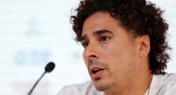 Guillermo Ochoa manda contundente mensaje a Lionel Messi y Robert Lewandowski