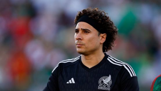 Guillermo Ochoa estrenará espectaculares zapatos de fútbol para el Mundial de Qatar 2022