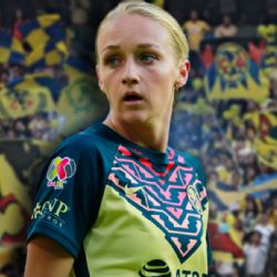 Afición del Club América llena de amor a Sarah Luebbert en su regreso a Coapa