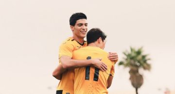 Video | Raúl Jiménez tiene actividad con el Wolverhampton en triunfo contra el Cádiz