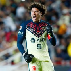 Guillermo Ochoa recibe emotiva carta de joven aficionado