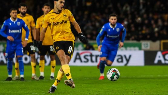 Wolverhampton ficha otra vez a delantero para competir con Raúl Jiménez