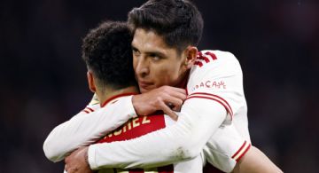 Edson Álvarez y Jorge Sánchez golean con el Ajax 5-1 al Telstar