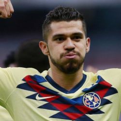 Afición del Club América explota contra Henry Martín por sus múltiples fallas