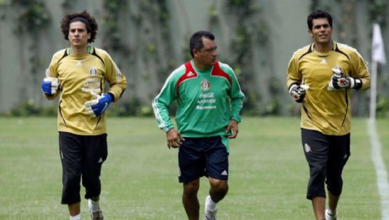 ¿Por qué Guillermo Ochoa tiene una fuerte rivalidad con Oswaldo Sánchez? 