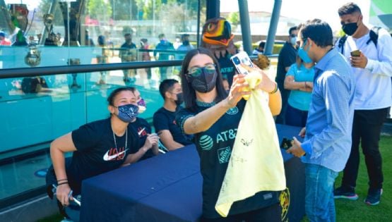 Video | Aficionados de América Femenil ocasionan el tráfico por un autógrafo 