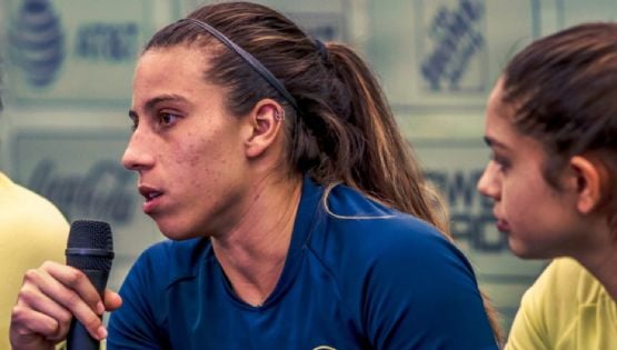 Renata Masciarelli reconoce a las jugadoras de Chivas para resaltar el Clásico sin Colores