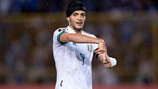 Video | Raúl Jiménez llega a la CDMX para sus duelos con Selección Mexicana