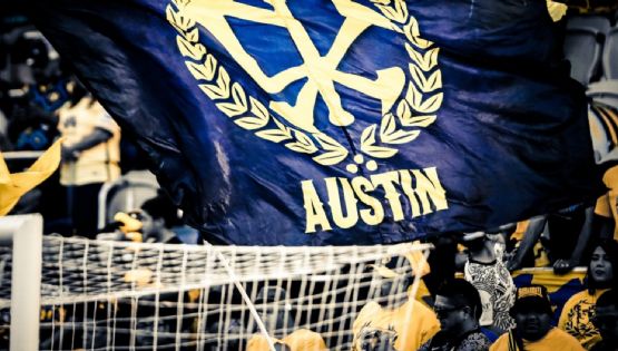 Aficionados se manifiestan ante la directiva del Club América en partido ante Rayados 