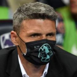 Fernando Ortiz gana crédito para continuar como entrenador del Club América