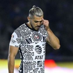 Afición del América se burla de Henry Martín en plena conferencia de prensa