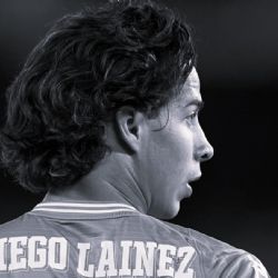 Diego Lainez, una vez más borrado en el partido más importante para el Real Betis