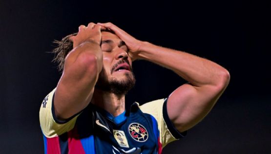 ¡Afición del América castiga a Henry Martín!