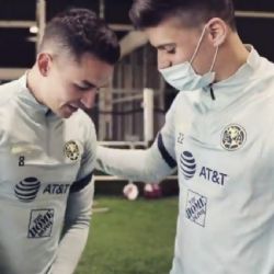 Jorge Meré y Álvaro Fidalgo tienen gran detalle con aficionados del Club América