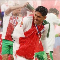 El Barcelona podría ayudar a que Edson Álvarez se vaya al Manchester United