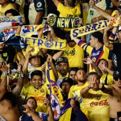 Video | Afición del Club América tiene gran detalle al consolar a aficionado del Puebla