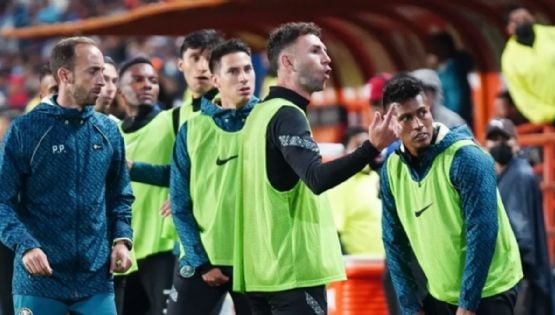 Miguel Layún y Jonathan dos Santos se encaran contra aficionados del Club América