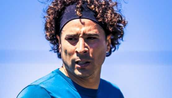 Guillermo Ochoa sorprende con su presencia en la pretemporada del Club América