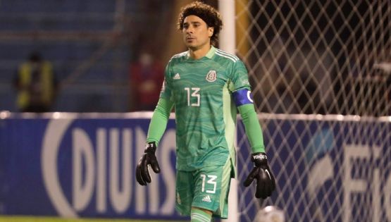 Video | ¡En venganza! Memo Ochoa hace gran atajada a Romario Ibarra en Selección