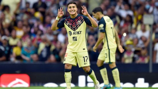 Jugadores del Club América le llevan un momento de alegría a niños en su gira en Houston