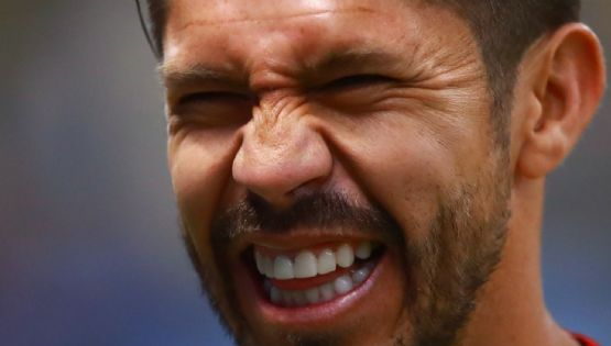 Oribe Peralta ‘trollea’ a David Faitelson en redes sociales y es “perdonado” por la afición del Club América