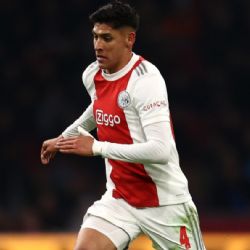 Edson Álvarez brilla en la remontada del del Ajax contra el Shakhtar Donetsk