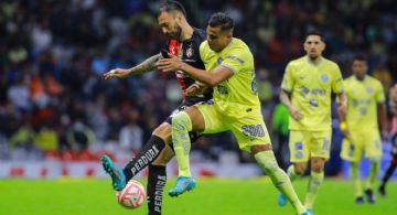 Román Martínez manda advertencia a Henry Martín y Federico Viñas