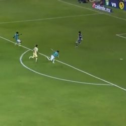 Video | Guillermo Ochoa es noqueado por balonazo en el León vs Club América