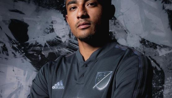 ¿Cuál es el estado actual de la negociación entre Club América y LAFC por Julián Araujo?