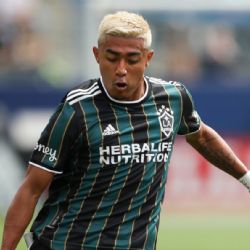 ¿Qué separa a Julián Araujo de ser el nuevo refuerzo del Club América?