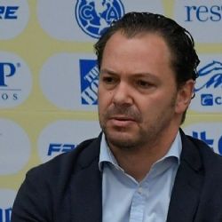 ¿Por qué hay molestia de la afición azulcrema sobre los fichajes de Santiago Baños?