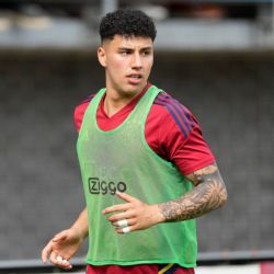 Jorge Sánchez no tiene acción con el Ajax y tiene nueva fecha de debut en Holanda