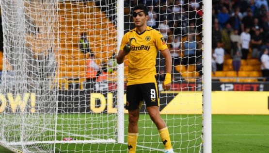 Raúl Jiménez lanza arriesgado pronóstico de su temporada con el Wolverhampton de Inglaterra
