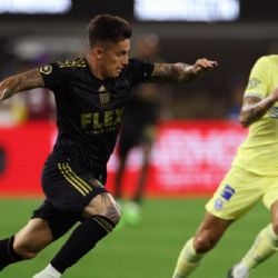 Miguel Layún bromea con falla suya en el partido contra LAFC y afición del Club América lo revienta