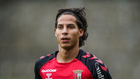 Aficionados molestos hacen tendencia el ‘Metan a Lainez’ por su ausencia con el Braga