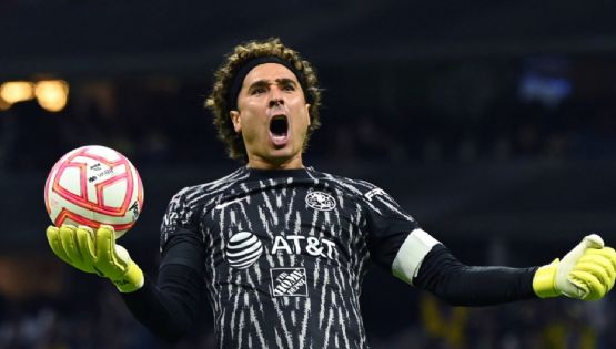 Vídeo | Guillermo Ochoa muestra gran liderazgo en la plática previa al Clásico Nacional de América contra Chivas
