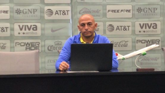 Aficionados piden la salida de Ángel Villacampa como DT del Club América Femenil