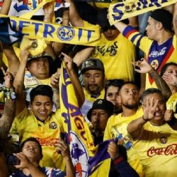 Fernando Ortiz se rinde ante la afición del Club América en los Estados Unidos