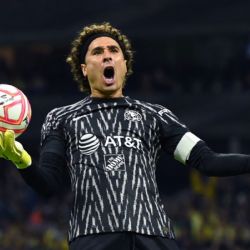 Vídeo | Guillermo Ochoa anota golazo de chilena en el entrenamiento de la Selección Mexicana
