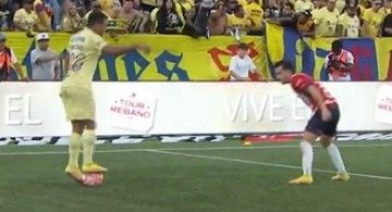 ‘Mozumbito’ Martínez rompe el silencio sobre su burla en el Clásico Nacional ante Chivas