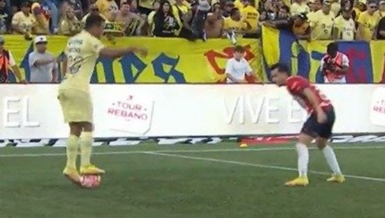 ‘Mozumbito’ Martínez rompe el silencio sobre su burla en el Clásico Nacional ante Chivas