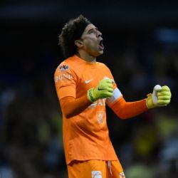 Afición del Club América encantada con el nuevo uniforme de Guillermo Ochoa