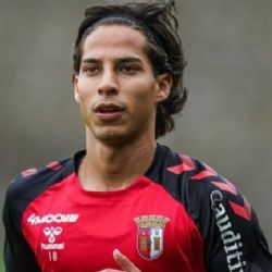 Diego Lainez recibe su primera gran oportunidad con el SC Braga en Europa League