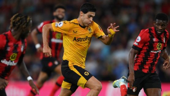Suspensión de la Premier League ayudará a Raúl Jiménez a pelear por su puesto en el Wolverhampton