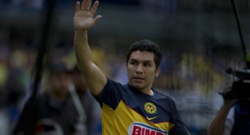 Video | Salvador Cabañas visita Coapa con un gran recibimiento de los jugadores del América