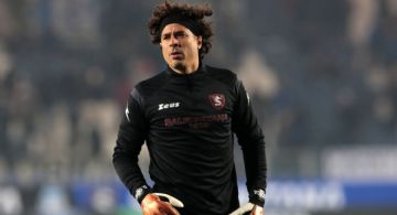 Presidente del Salernitana se rinde ante el fichaje de Guillermo Ochoa