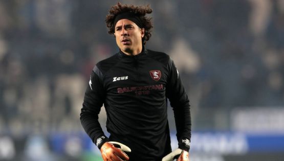 Presidente del Salernitana se rinde ante el fichaje de Guillermo Ochoa
