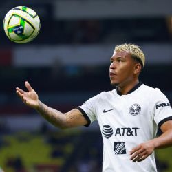 ¡América pierde! El plan de Boca Juniors para fichar a Roger Martínez