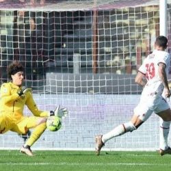 Vídeo | Espectaculares atajadas de Guillermo Ochoa contra el AC Milán